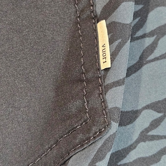 Vuori Shorts Mens Blue Black XXL Lined Athletic Gym Training Performance Workout - Picture 6 of 9